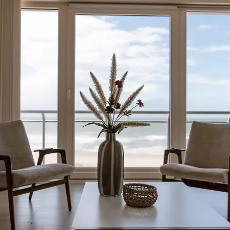 Huswell - Bright Seaview In *