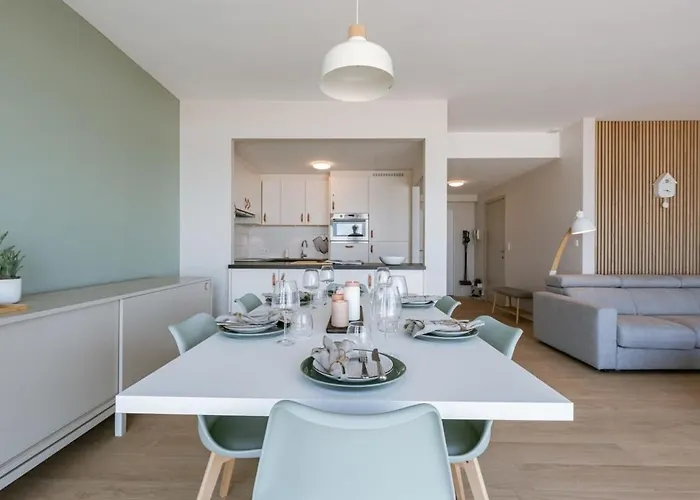 Huswell - Bright Seaview In *